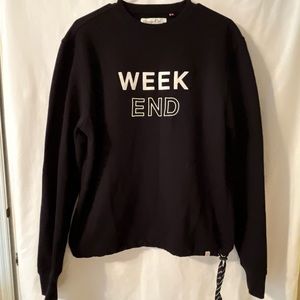 Weekend Black Crewneck Sweatshirt. Size L